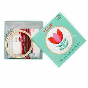30251-cross-stitch-construction-games-rex-london-tulipe-white-beige-red-green-15-5x15-5x0-1-cm